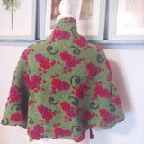 Schultertuch Wollwalk Filz grün rot pink Wolle Blumen